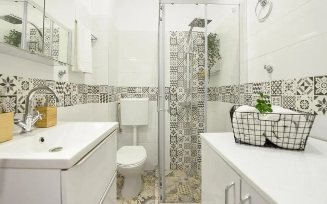 NEW Business Studio near Intercontinental Hotel - Homey Residence