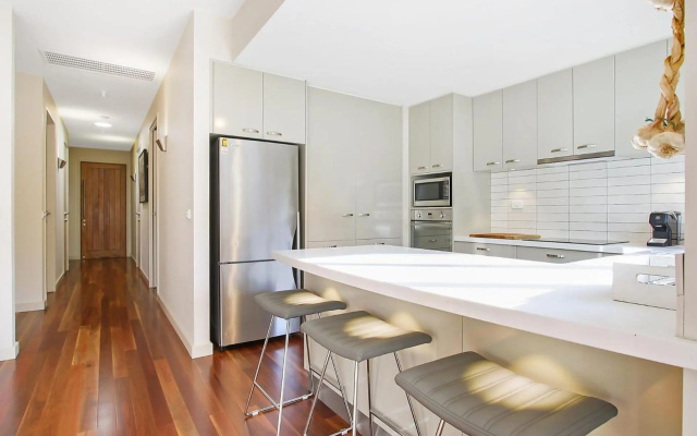 Couples on the Park - Great location! – Guest Rooms – Bright
