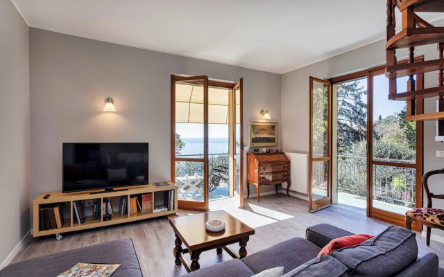 Seaview Apartment with Garden in Recco