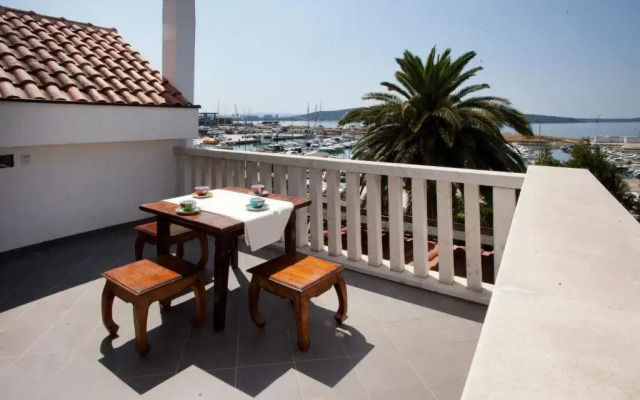 Yacht Beach Apartments