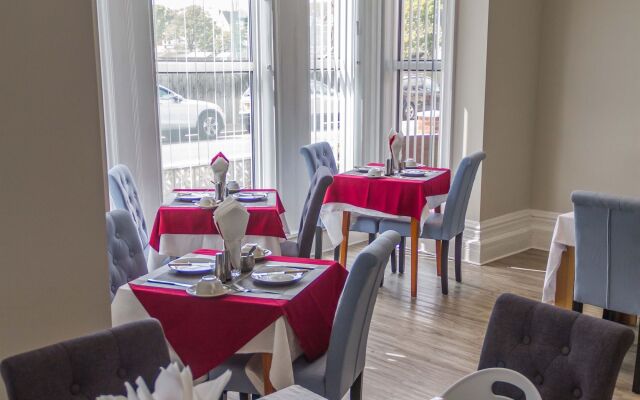 Arona Guest
