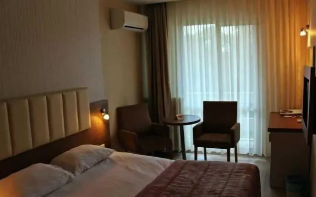 Ozden Eren Hotel