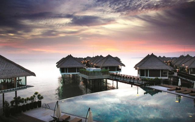 Avani Sepang Goldcoast Resort
