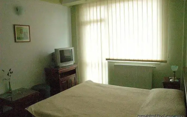 Hotel Opal