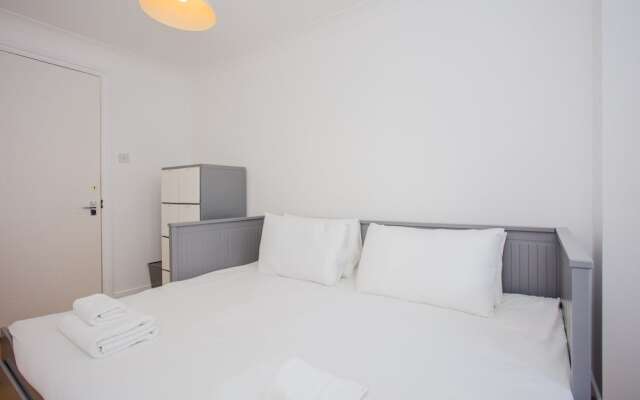 2 Bedroom Flat In East London