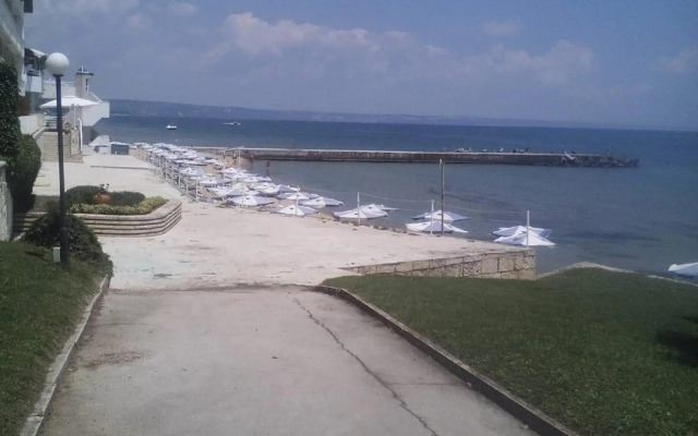 Nikea Park Hotel