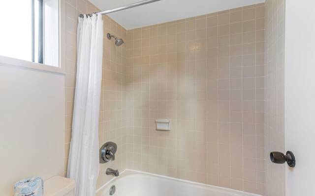 Sealodge G7 2 Bedroom Condo by RedAwning, Princeville