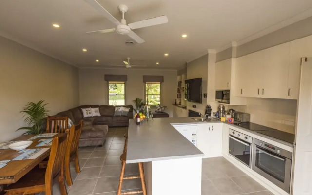 Bel Miren - Sarah Louisa