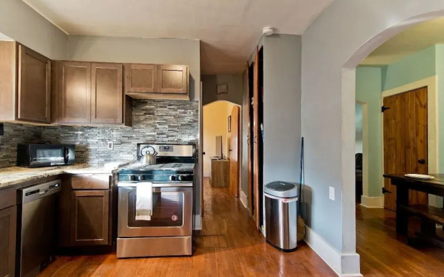 Amazing 5 Bedroom Downtown Ferndale House