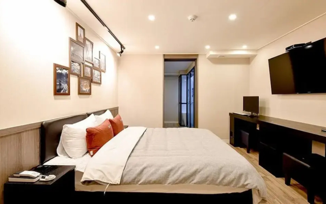 Haru Hotel