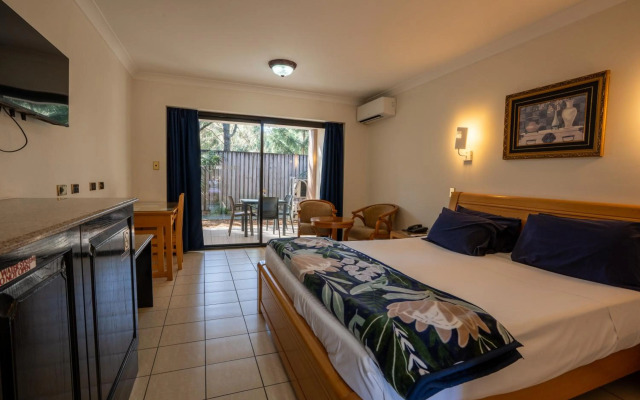 Novena Palms Motel