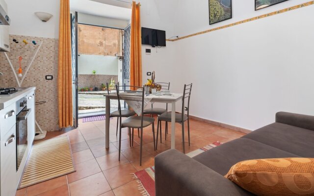 Modern Apartment in Catania Near Playa Seafront