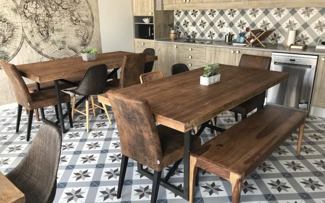 Royal Beach Hostel & Suites