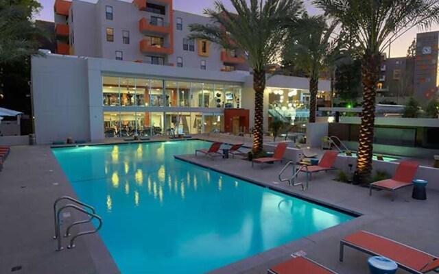 Studio City Universal Apartments