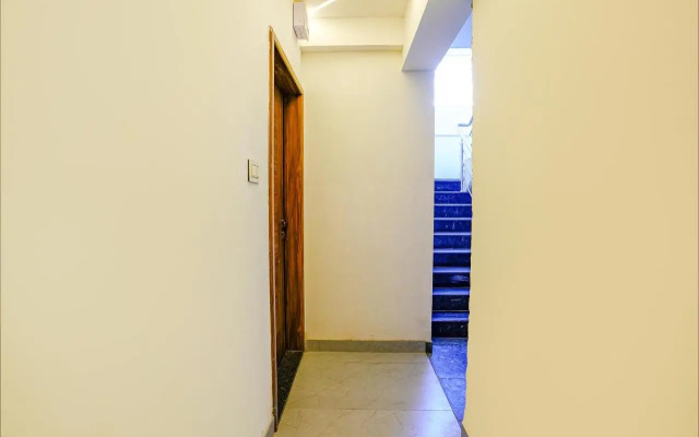 Fabhotel Crystal Inn
