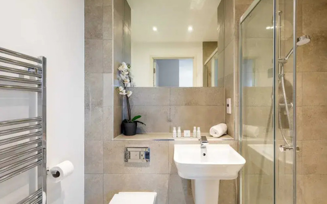 Stunning Brentford Penthouse