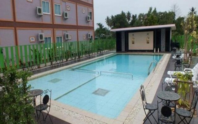 Thanasiri Hotel & Resort