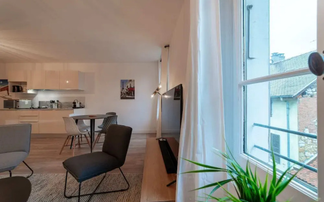 Le 37 Private apartment