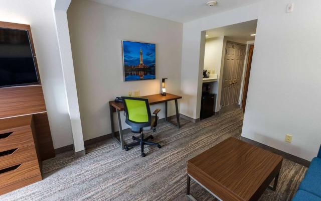 Wingate by Wyndham Lafayette Airport