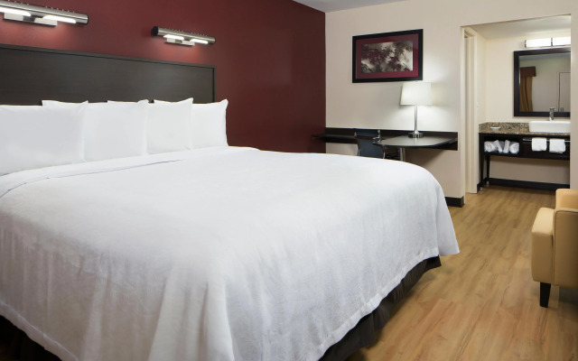 Red Roof Inn PLUS+ Birmingham East - Irondale/ Airport