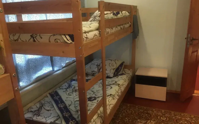 Guest House on Griboedovsky 27a - hostel