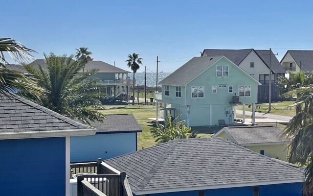 Crazy Cajun 2 Bedroom Home