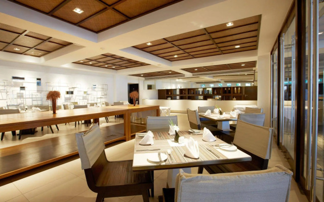 Veranda Pool Villas & Suite
