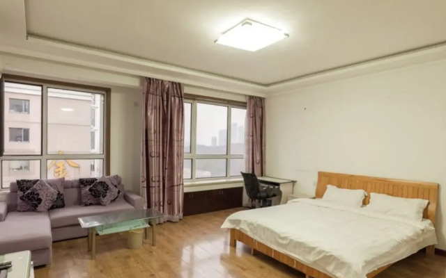 Xinghai Square Holiday Hotel