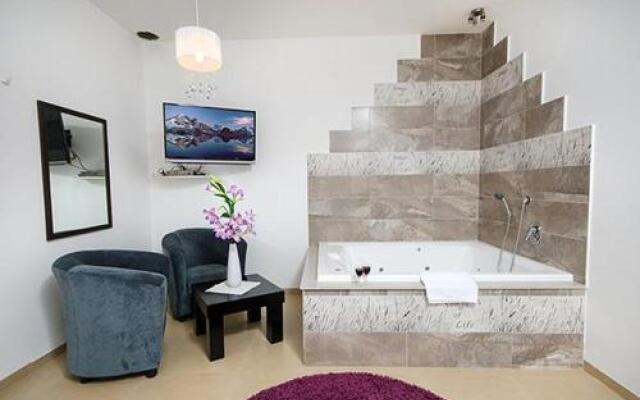 Hadar's Mansion