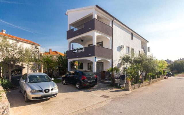Apartments Hajl