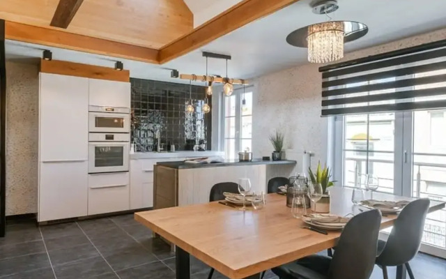 Beautiful and Spacious Vacation Home With Parking