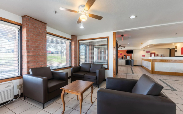 Econo Lodge Inn & Suites Mckinney - Plano North