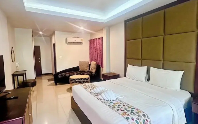 The leaf&pool hostel
