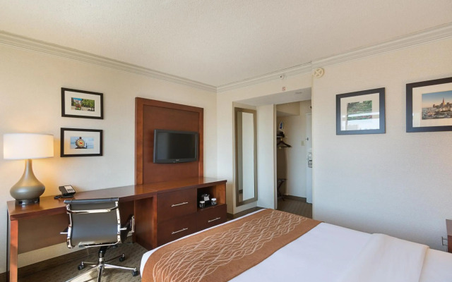 Comfort Inn by the Bay