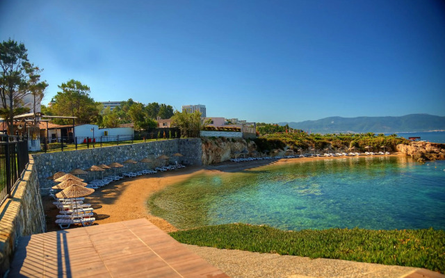 Le Bleu Hotel & Resort