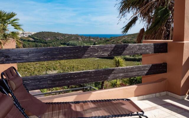 2297 Superb 2 bedrooms with seaview