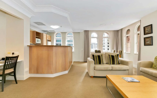 The Manor Apartment Hotel