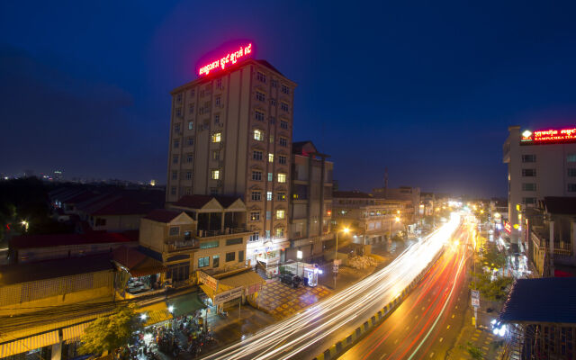 Good Luck Day Hotel