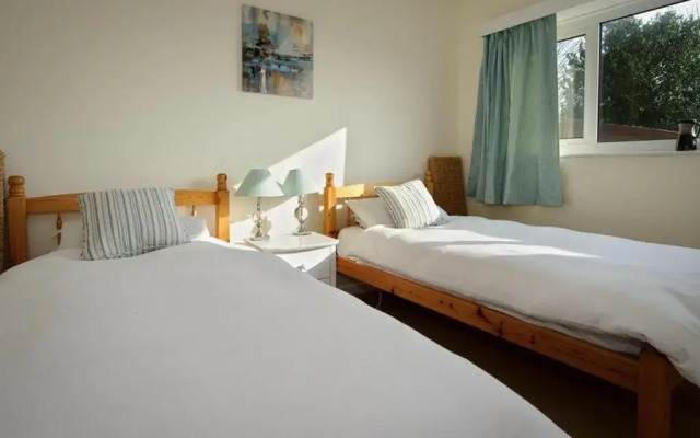 10 Llwyn Onn Beach Hut