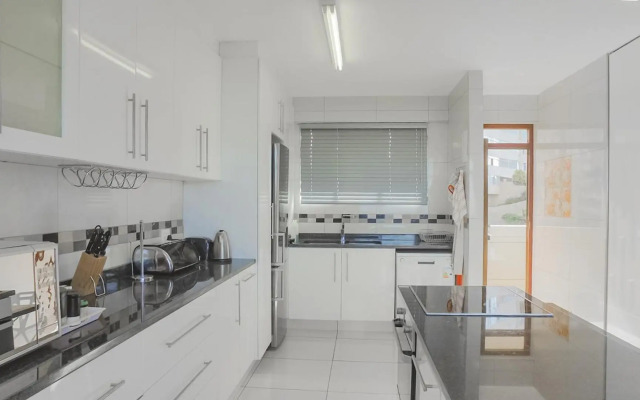 Shangri LA Apartment 208 & 803