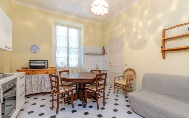 Giannina few Meters From Theater Ariston