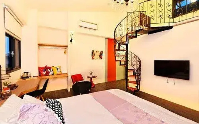 Fly Bed and Breakfast