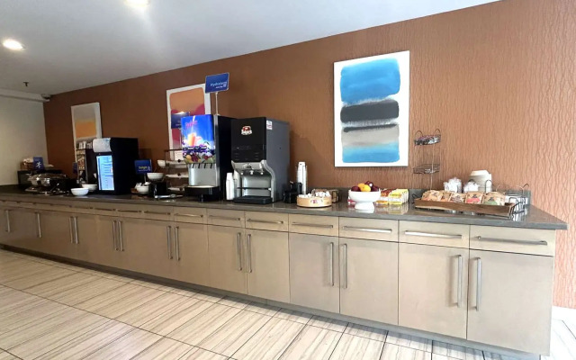 Best Western Erie Inn & Suites