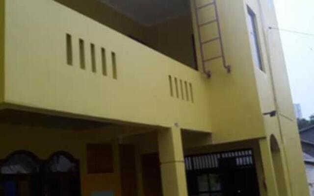 Kabin Kapsul Halte UI Depok - Male Only