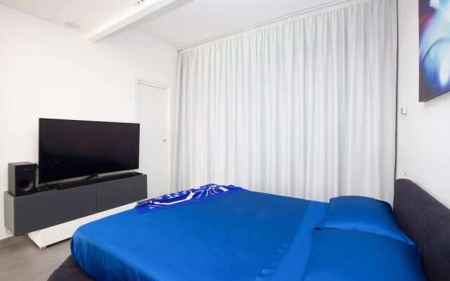 Brand New Apartment with Terrace Solarium & Gym