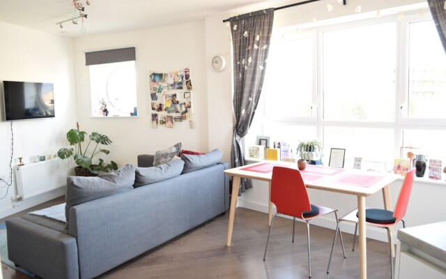 Homely 1 Bedroom Southwark Flat With Balcony