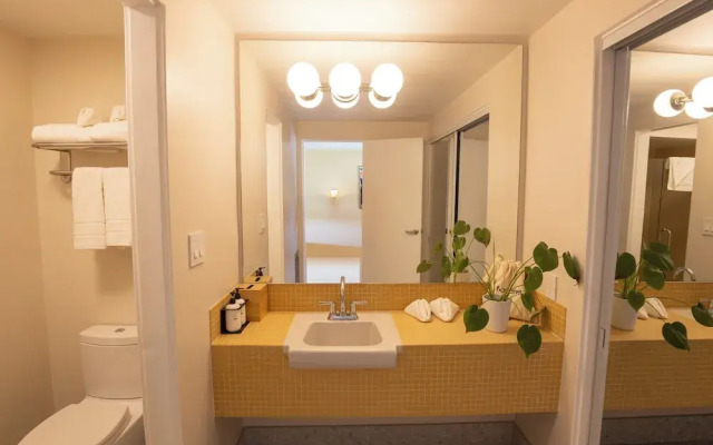 Mojave Resort - Adults Only