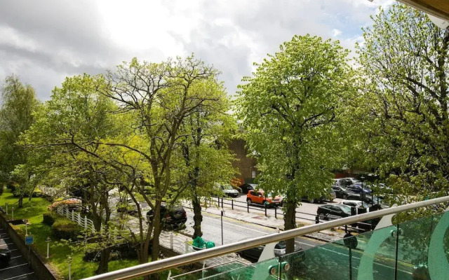 Skyvillion - Tower Point Enfield 1bed W Balcony