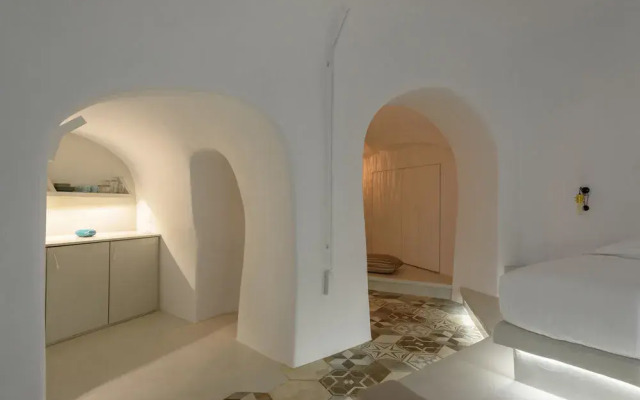 Solstice Luxury Suites