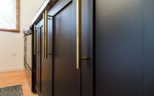 Renovated Apt.Walk to Marley Museum